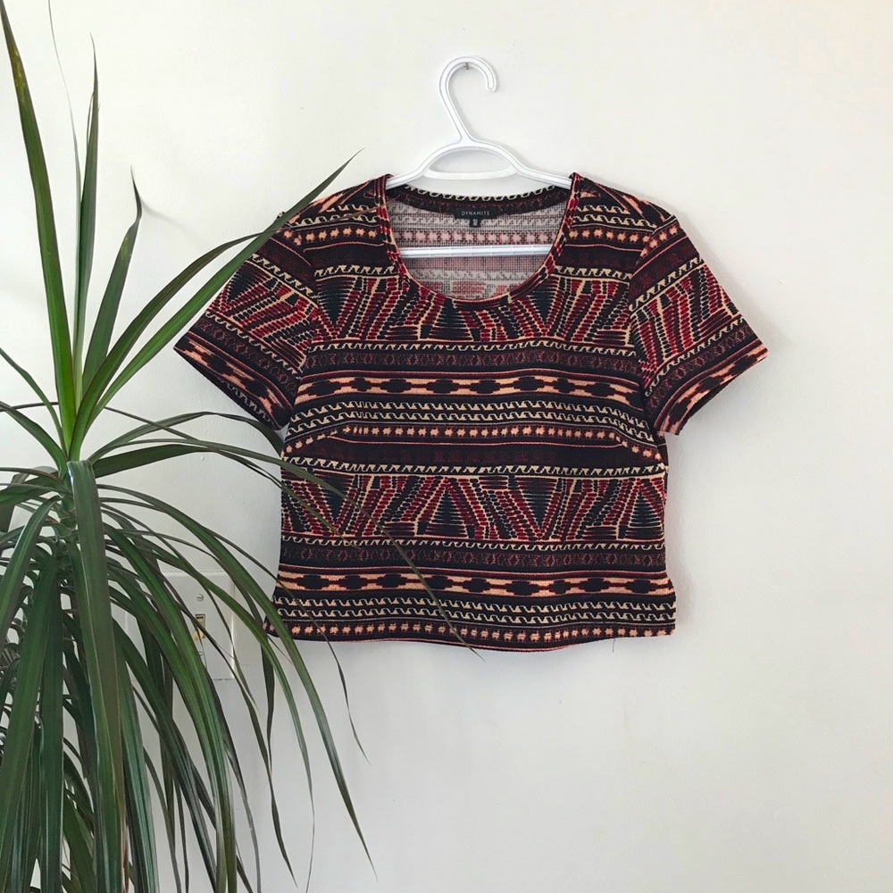 Dynamite unique patterned cropped t-shirt blouse.